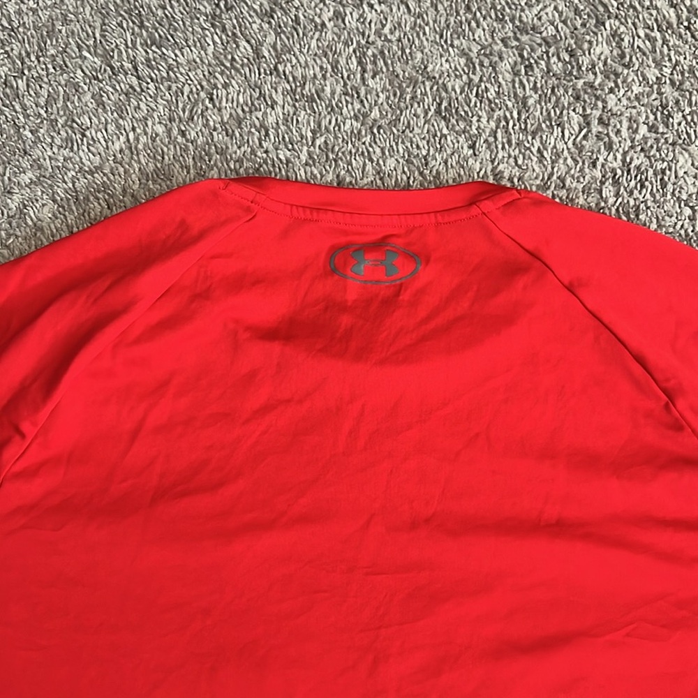 Under Armour Shirt - Picture 4 of 4